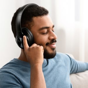 Audífonos auriculares inalámbricos USAMS 70hs 5.3 YH21 - Imagen 7